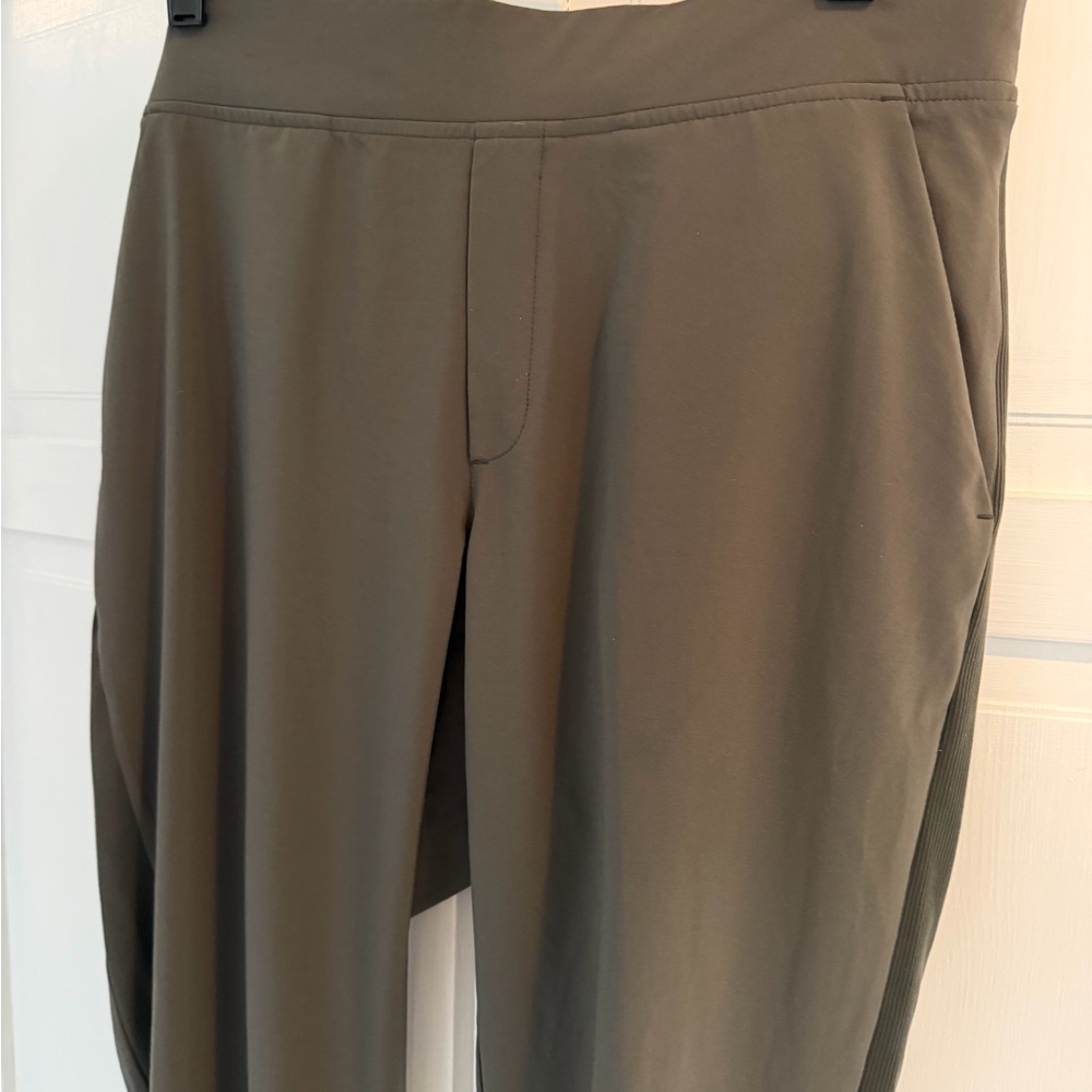 Greyish-green olive Active Pants